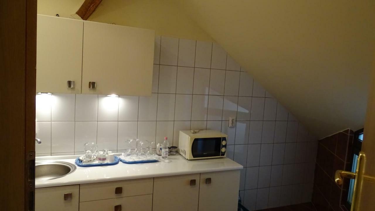 Casa Elysee Hotell Deva Exteriör bild